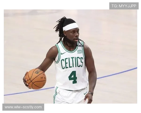 霍勒迪火力全开带动全队节奏 侧翼三分精准命中助力球队豪取胜利 霍勒迪火力全开带动全队节奏 侧翼三分精准命中助力球队豪取胜利