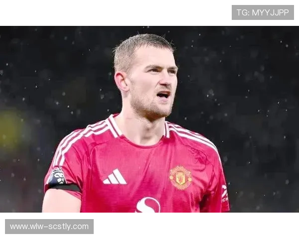 德里赫特成为曼联本赛季英超唯一全勤球员展现后防实力 德里赫特成为曼联本赛季英超唯一全勤球员展现后防实力